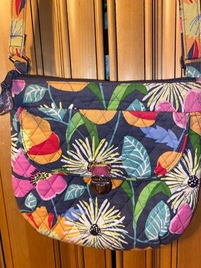 Vera Bradley—Quilted Floral Crossbody Bag in Navy Multicolor